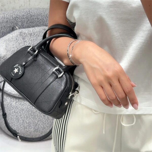 dior ボストン バッグ ミニ d vibe v イーストウエスト ナノバッグ ディオール バッグ ショルダー 可愛い ミニ ショルダー バッグ ミニ ハンド バッグ ハイ ブランド dior パロディ - 画像 (3)
