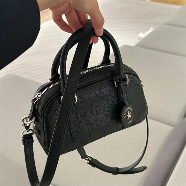 dior ボストン バッグ ミニ d vibe v イーストウエスト ナノバッグ ディオール バッグ ショルダー 可愛い ミニ ショルダー バッグ ミニ ハンド バッグ ハイ ブランド dior パロディ - 画像 (2)