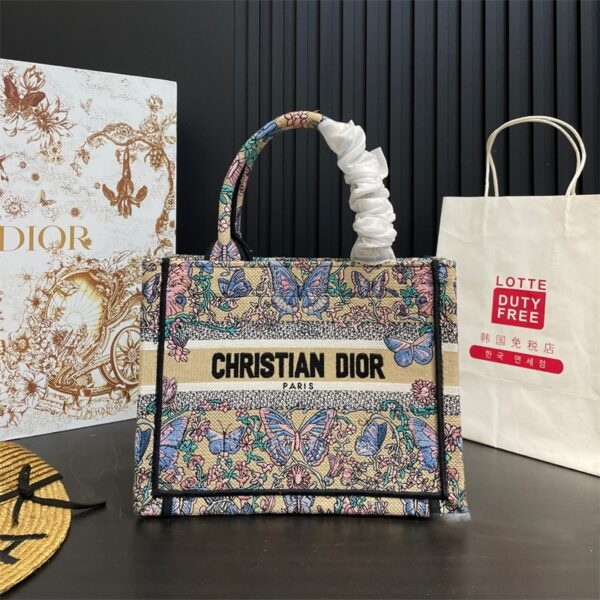 ディオール ブック トート 芸能人 ブック トート dior ハイ ブランド トート バッグ 人気 手提げ バッグ おしゃれ ブランド コットン バッグ トートバッグ 刺繍 夏 ハイ ブランド バッグ - 画像 (3)