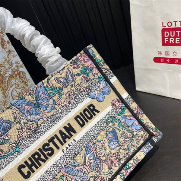 ディオール ブック トート 芸能人 ブック トート dior ハイ ブランド トート バッグ 人気 手提げ バッグ おしゃれ ブランド コットン バッグ トートバッグ 刺繍 夏 ハイ ブランド バッグ - 画像 (8)