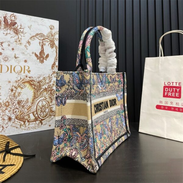 ディオール ブック トート 芸能人 ブック トート dior ハイ ブランド トート バッグ 人気 手提げ バッグ おしゃれ ブランド コットン バッグ トートバッグ 刺繍 夏 ハイ ブランド バッグ - 画像 (5)