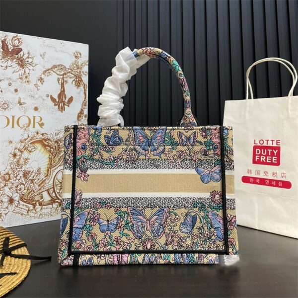 ディオール ブック トート 芸能人 ブック トート dior ハイ ブランド トート バッグ 人気 手提げ バッグ おしゃれ ブランド コットン バッグ トートバッグ 刺繍 夏 ハイ ブランド バッグ - 画像 (6)