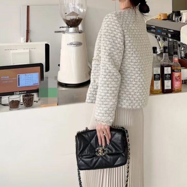 chanel 19 ハンドバッグ シャネル バッグ ショルダー 2way ハンドバッグ 本 革 ショルダー バッグ レディース 人気 ブランド 女性 バッグ 人気 ブランド シャネル バッグ 偽物 シャネル ディズヌフ - 画像 (7)