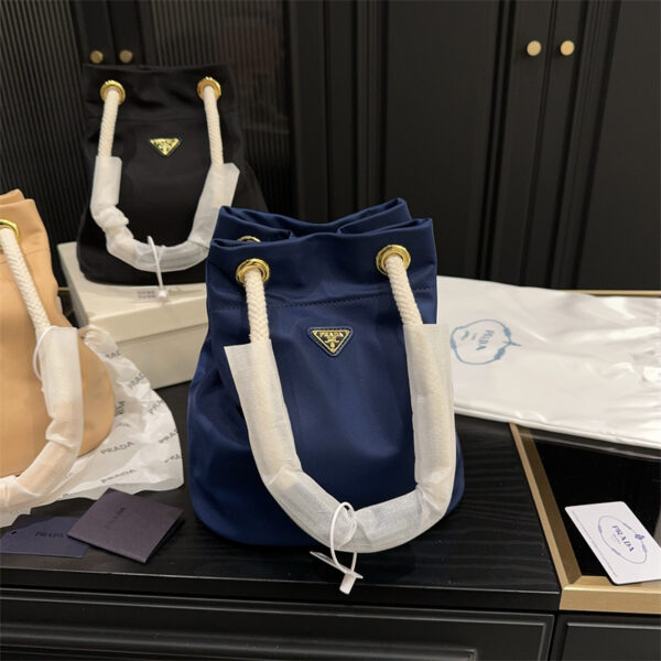プラダ トートバッグ 超 軽量 ナイロン トート バッグ ブランド 高級 ナイロン トート バッグ 小さめ トート バッグ ブランド バケツ 型 バッグ 流行り プラダ 偽物 - 画像 (7)